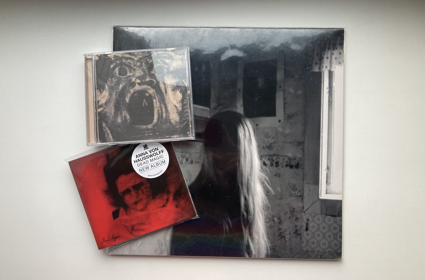 Диски Anna von Hausswolff — «Dead Magic», «The Miraculous» и «All Thoughts Fly»: орган, дроун, мрак