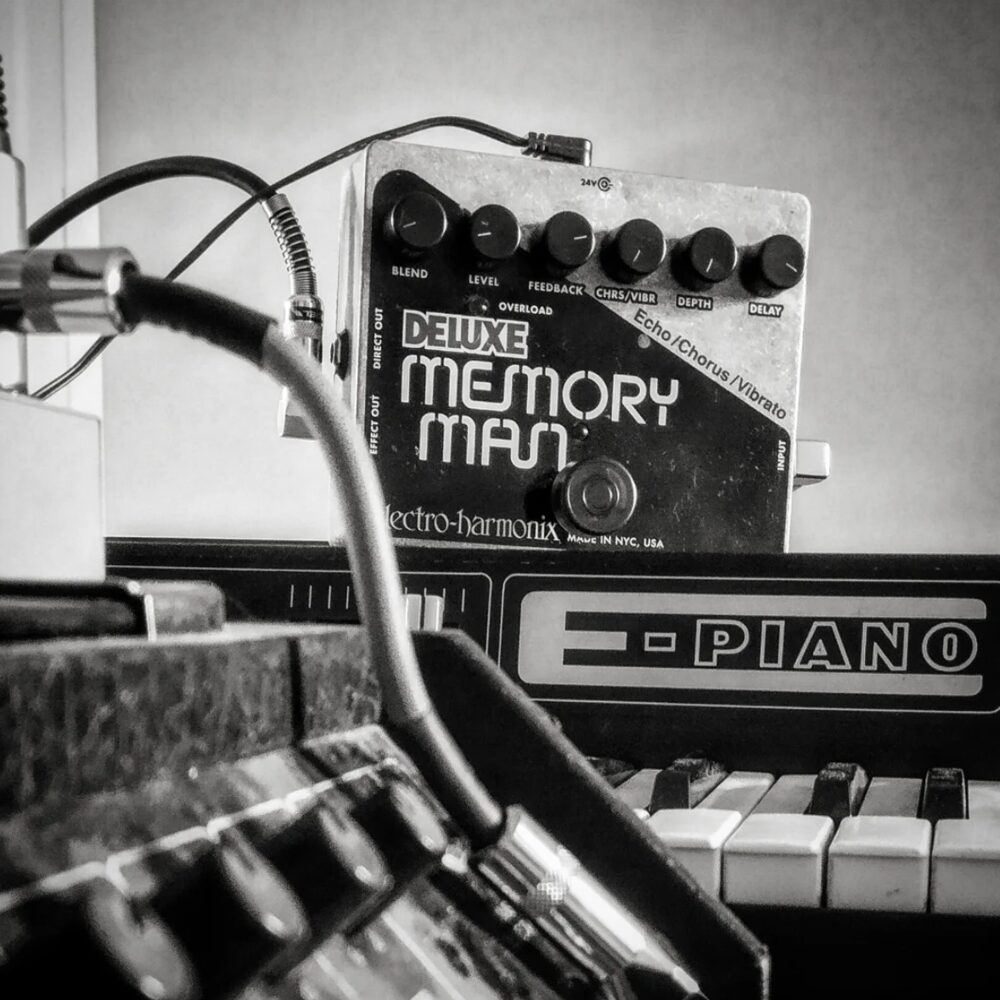 Vermona Regent R222, электропианино Vermona E-piano и дилей Deluxe Memory Man XO
